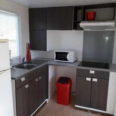 3 Etoiles - Piscine - Ccbbhca Kamp alanı