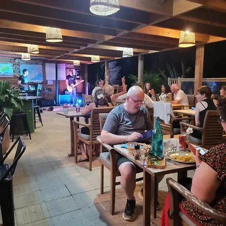 Kemp Zecamping 3 Etoiles Avec Piscine Chauffee - Bar Et Restaurant 3*